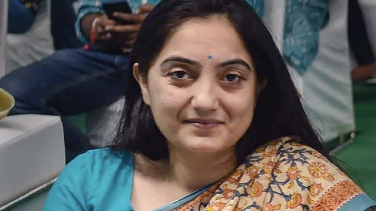 ಪ್ರವಾದಿ ವಿರುದ್ಧ ಅವಹೇಳನಕಾರಿ ಹೇಳಿಕೆ; ನೂಪುರ್ ಶರ್ಮ ಇಡೀ ದೇಶದ ಕ್ಷಮೆ ಕೇಳಬೇಕು ಎಂದ ಸುಪ್ರೀಂ ಕೋರ್ಟ್ ಪ್ರವಾದಿ ವಿರುದ್ಧ ಅವಹೇಳನಕಾರಿ ಹೇಳಿಕೆ; ನೂಪುರ್ ಶರ್ಮ ಇಡೀ ದೇಶದ ಕ್ಷಮೆ ಕೇಳಬೇಕು ಎಂದ ಸುಪ್ರೀಂ ಕೋರ್ಟ್