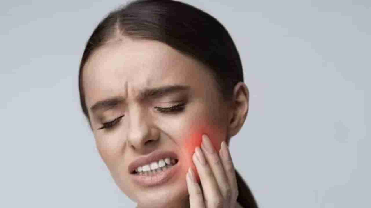 Tooth Pain: ಹಲ್ಲಿನ ಸೆನ್ಸಿಟಿವಿಟಿಯನ್ನು ಉಲ್ಬಣಗೊಳಿಸಬಲ್ಲ ಈ ಅಭ್ಯಾಸಗಳಿಂದ ದೂರವಿರಿ