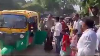 Viral Video: ಮಳೆಯೊಂದಿಗೆ ಭೂಮಿಗೆ ಬಿದ್ದ ಮೀನುಗಳು! ಅಪರೂಪದ ಹವಾಮಾನ ವಿದ್ಯಮಾನಕ್ಕೆ ಸಾಕ್ಷಿಯಾದ ತೆಲಂಗಾಣ