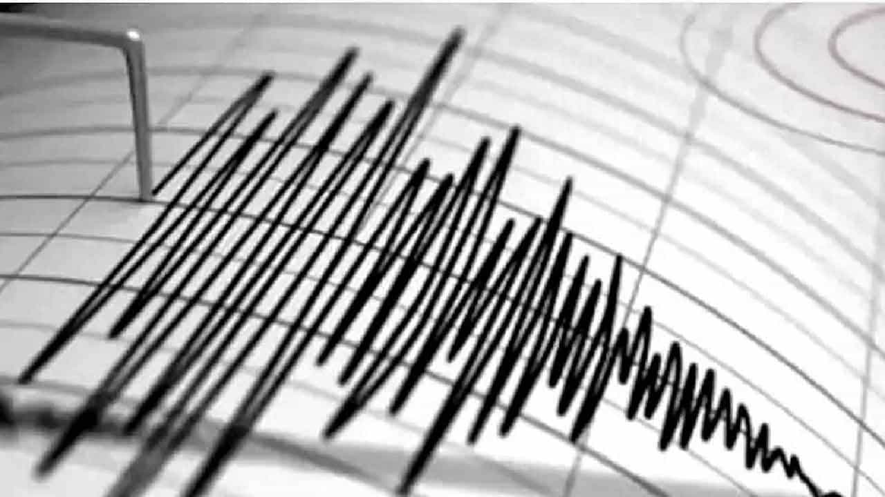 Earthquake: ಕೊಡಗು, ದಕ್ಷಿಣ ಕನ್ನಡ ಜಿಲ್ಲೆಯ ಗಡಿಯಲ್ಲಿ ಮತ್ತೆ ಲಘು ಭೂಕಂಪದ ಅನುಭವ Earthquake: ಕೊಡಗು, ದಕ್ಷಿಣ ಕನ್ನಡ ಜಿಲ್ಲೆಯ ಗಡಿಯಲ್ಲಿ ಮತ್ತೆ ಲಘು ಭೂಕಂಪದ ಅನುಭವ