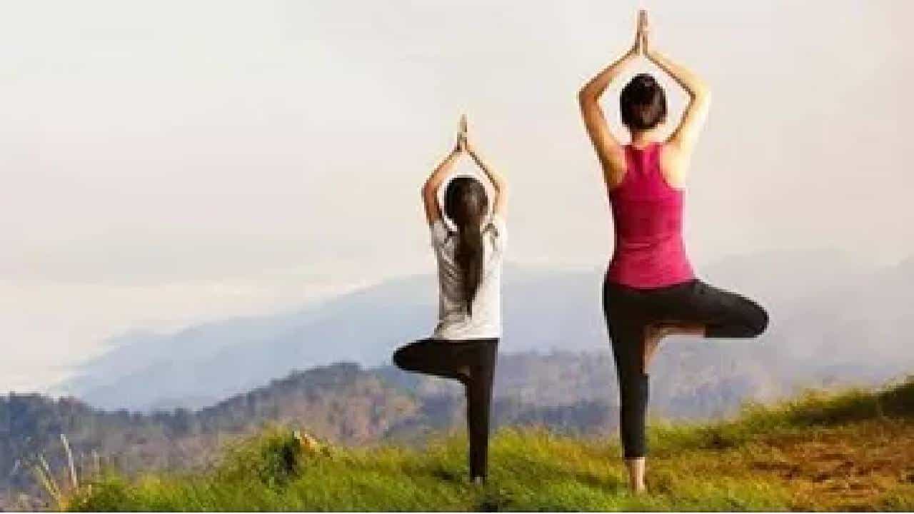 Yoga: ನೆನಪಿನ ಶಕ್ತಿ ಹಾಗೂ ಏಕಾಗ್ರತೆಯ ಮಟ್ಟವನ್ನು ಹೆಚ್ಚಿಸುವ ಆಸನಗಳಿವು Yoga: ನೆನಪಿನ ಶಕ್ತಿ ಹಾಗೂ ಏಕಾಗ್ರತೆಯ ಮಟ್ಟವನ್ನು ಹೆಚ್ಚಿಸುವ ಆಸನಗಳಿವು