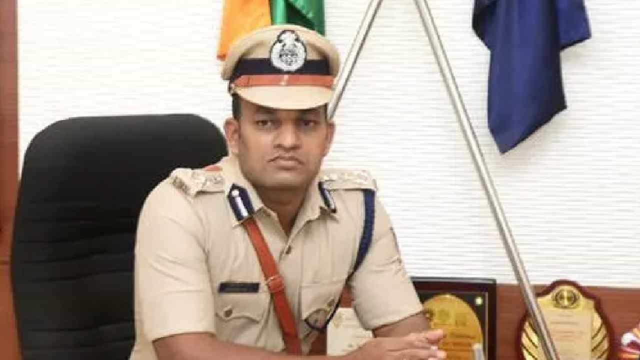 ವಿದ್ಯಾರ್ಥಿಗಳ ಅಶ್ಲೀಲ ವಿಡಿಯೋ ವೈರಲ್ ಪ್ರಕರಣ; ವಿಡಿಯೋ ಲೀಕ್ ಆಗಿದ್ದು ಹೇಗೆ? ಮಂಗಳೂರು ಪೊಲೀಸ್ ಆಯುಕ್ತರು ಹೇಳಿದ್ದಿಷ್ಟು ವಿದ್ಯಾರ್ಥಿಗಳ ಅಶ್ಲೀಲ ವಿಡಿಯೋ ವೈರಲ್ ಪ್ರಕರಣ; ವಿಡಿಯೋ ಲೀಕ್ ಆಗಿದ್ದು ಹೇಗೆ? ಮಂಗಳೂರು ಪೊಲೀಸ್ ಆಯುಕ್ತರು ಹೇಳಿದ್ದಿಷ್ಟು