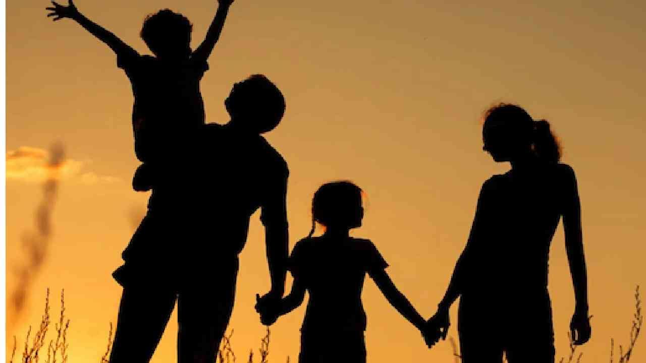 Parents Day 2022: ರಾಷ್ಟ್ರೀಯ ಪೋಷಕರ ದಿನದ ಇತಿಹಾಸ, ಮಹತ್ವ, ಶುಭಾಶಯಗಳು, ಉಲ್ಲೇಖಗಳು ಇಲ್ಲಿವೆ Parents Day 2022: ರಾಷ್ಟ್ರೀಯ ಪೋಷಕರ ದಿನದ ಇತಿಹಾಸ, ಮಹತ್ವ, ಶುಭಾಶಯಗಳು, ಉಲ್ಲೇಖಗಳು ಇಲ್ಲಿವೆ