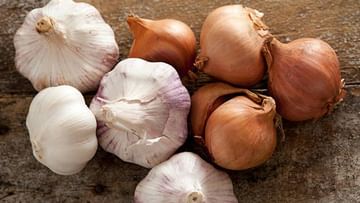 Onion And Garlic Peels Benefits: ಈರುಳ್ಳಿ ಮತ್ತು ಬೆಳ್ಳುಳ್ಳಿ ಸಿಪ್ಪೆಗಳಿಂದ ಏನೇನು ಪ್ರಯೋಜನಗಳಿವೆ ಗೊತ್ತೇ?