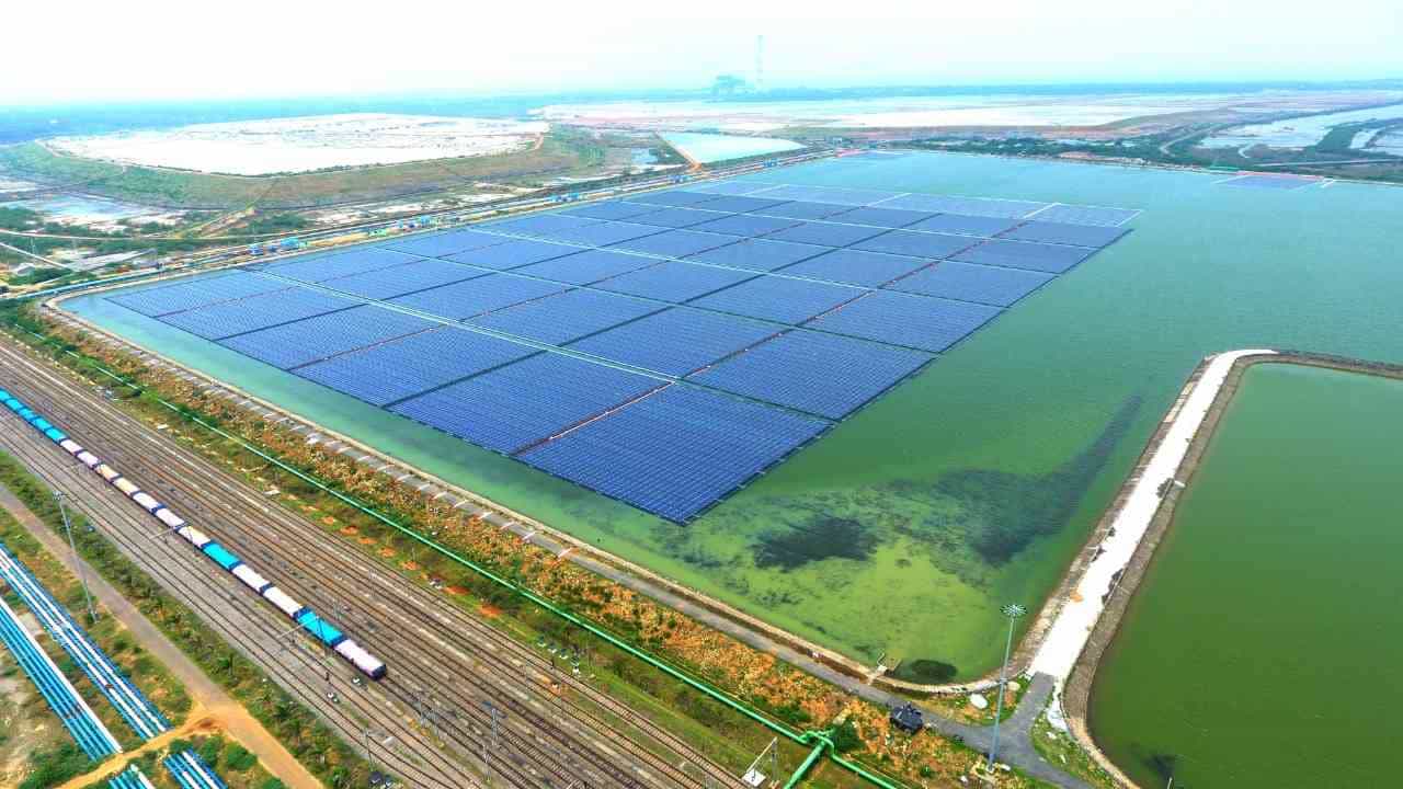 NTPC's Floating Solar Plant Launch: ವಿದ್ಯುತ್ ವಲಯದ ಪರಿಷ್ಕೃತ ವಿತರಣಾ ವಲಯ ಯೋಜನೆಗೆ ಇಂದು ಪ್ರಧಾನಿ ಮೋದಿ ಚಾಲನೆ NTPC's Floating Solar Plant Launch: ವಿದ್ಯುತ್ ವಲಯದ ಪರಿಷ್ಕೃತ ವಿತರಣಾ ವಲಯ ಯೋಜನೆಗೆ ಇಂದು ಪ್ರಧಾನಿ ಮೋದಿ ಚಾಲನೆ