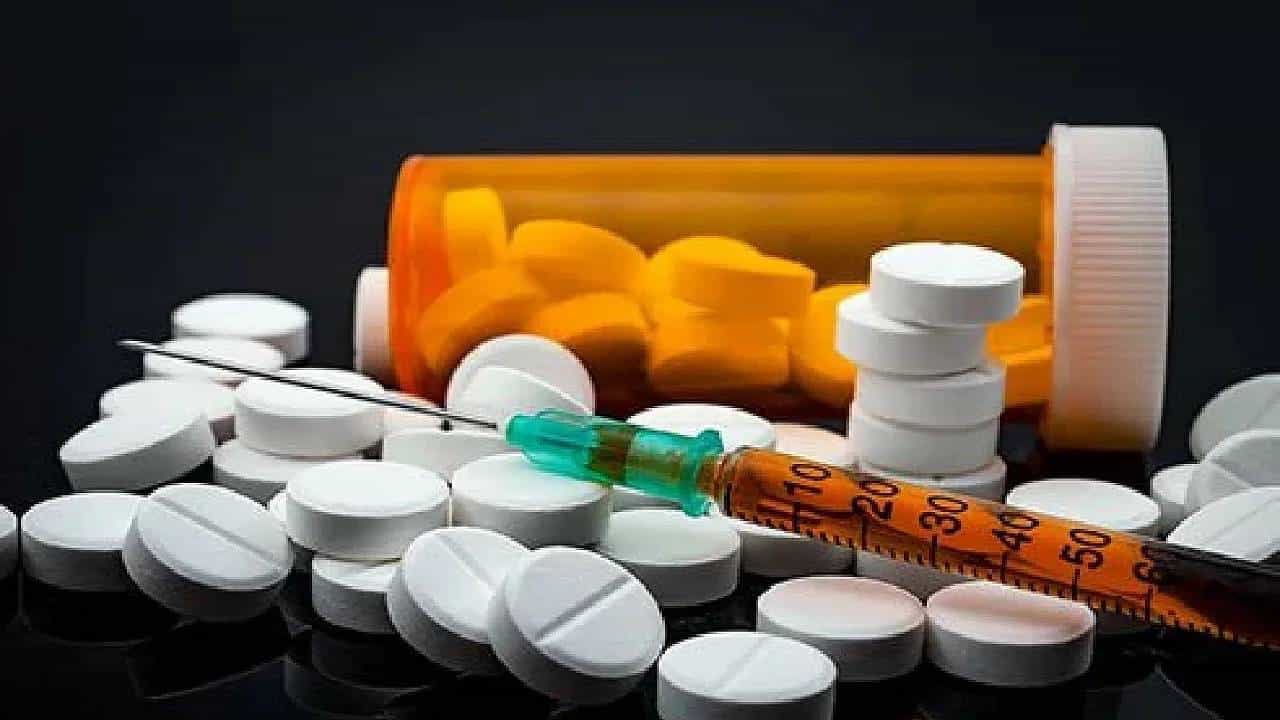 Opioids Overdose: ಖಿನ್ನತೆಯಿಂದ ಬಳಲುತ್ತಿರುವವರಿಗೆ ನೀಡುವ ಒಪಿಯಾಯ್ಡ್ಸ್ಗಳಿಂದ ಅಪಾಯ ಹೆಚ್ಚು Opioids Overdose: ಖಿನ್ನತೆಯಿಂದ ಬಳಲುತ್ತಿರುವವರಿಗೆ ನೀಡುವ ಒಪಿಯಾಯ್ಡ್ಸ್ಗಳಿಂದ ಅಪಾಯ ಹೆಚ್ಚು