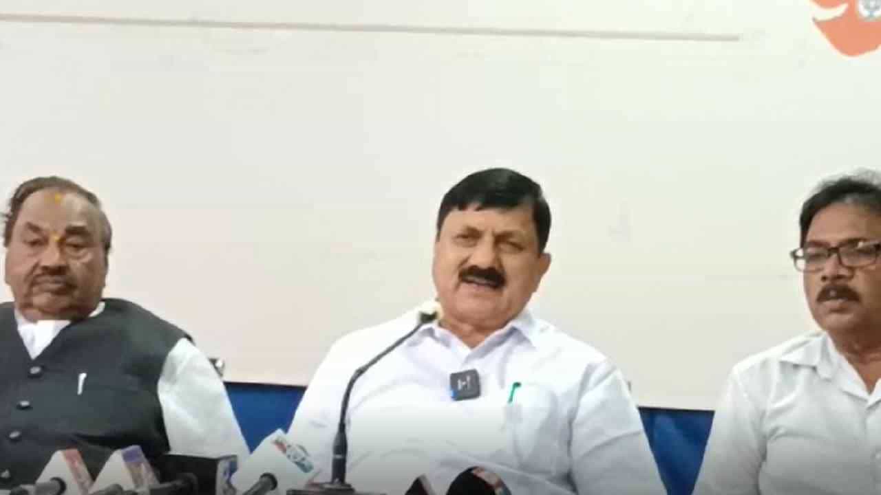 ಯೋಗಿ ಮಾದರಿಯೇ ಬೇರೆ, ನಮ್ಮಲ್ಲಿನ ಪರಿಸ್ಥಿತಿಯೇ ಬೇರೆ: ಗೃಹಸಚಿವ ಆರಗ ಜ್ಞಾನೇಂದ್ರ ಯೋಗಿ ಮಾದರಿಯೇ ಬೇರೆ, ನಮ್ಮಲ್ಲಿನ ಪರಿಸ್ಥಿತಿಯೇ ಬೇರೆ: ಗೃಹಸಚಿವ ಆರಗ ಜ್ಞಾನೇಂದ್ರ