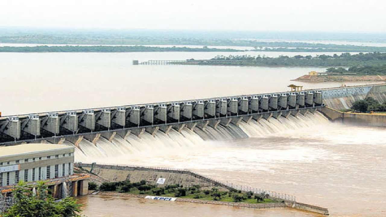 Reservoir Levels: ಕರ್ನಾಟಕದಲ್ಲಿ ಸುರಿಯುತ್ತಿರುವ ಧಾರಾಕಾರ ಮಳೆ, ರಾಜ್ಯದ ವಿವಿಧ ಅಣೆಕಟ್ಟುಗಳ ಸದ್ಯದ ಸ್ಥಿತಿಗತಿ ಹೀಗಿದೆ Reservoir Levels: ಕರ್ನಾಟಕದಲ್ಲಿ ಸುರಿಯುತ್ತಿರುವ ಧಾರಾಕಾರ ಮಳೆ, ರಾಜ್ಯದ ವಿವಿಧ ಅಣೆಕಟ್ಟುಗಳ ಸದ್ಯದ ಸ್ಥಿತಿಗತಿ ಹೀಗಿದೆ