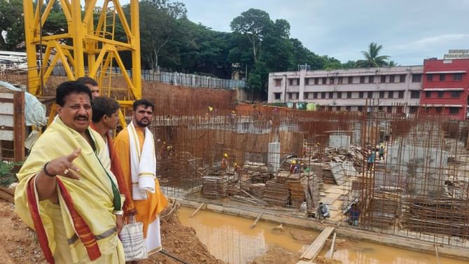 ತಿರುಪತಿಯಲ್ಲಿ ಶೀರ್ಘವೇ ಪೂರ್ಣಗೊಳ್ಳಲಿದೆ ₹236 ಕೋಟಿ ವೆಚ್ಚದ ಯೋಜನೆ; ರಾಜ್ಯದ ಯಾತ್ರಾರ್ಥಿಗಳಿಗೆ 346 ಕೊಠಡಿ ಲಭ್ಯ ತಿರುಪತಿಯಲ್ಲಿ ಶೀರ್ಘವೇ ಪೂರ್ಣಗೊಳ್ಳಲಿದೆ ₹236 ಕೋಟಿ ವೆಚ್ಚದ ಯೋಜನೆ; ರಾಜ್ಯದ ಯಾತ್ರಾರ್ಥಿಗಳಿಗೆ 346 ಕೊಠಡಿ ಲಭ್ಯ