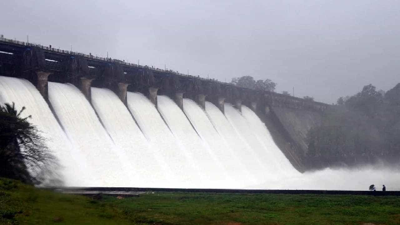 Karnataka Dams Water Level: ಕೆಆರ್ಎಸ್ ಶೇ.91ರಷ್ಟು ಭರ್ತಿ, ರಾಜ್ಯದ ಉಳಿದ ಅಣೆಕಟ್ಟುಗಳ ಸದ್ಯದ ಸ್ಥಿತಿಗತಿ ಹೀಗಿದೆ Karnataka Dams Water Level: ಕೆಆರ್ಎಸ್ ಶೇ.91ರಷ್ಟು ಭರ್ತಿ, ರಾಜ್ಯದ ಉಳಿದ ಅಣೆಕಟ್ಟುಗಳ ಸದ್ಯದ ಸ್ಥಿತಿಗತಿ ಹೀಗಿದೆ