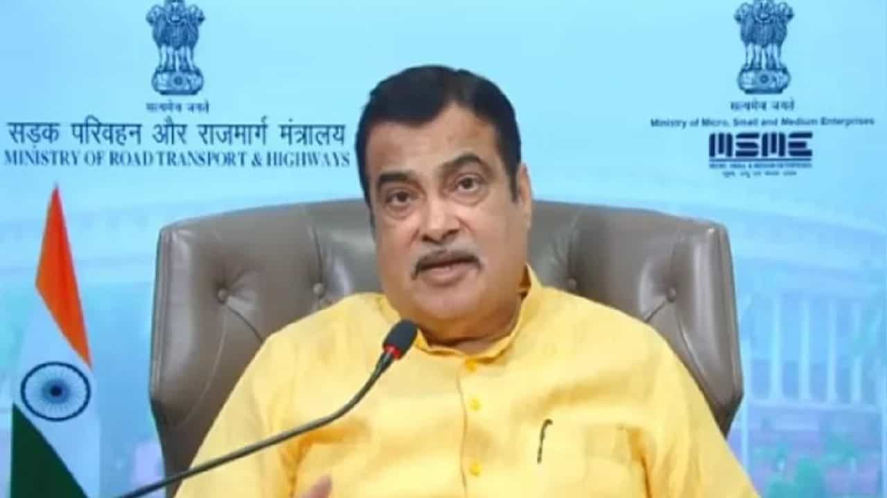 Nitin Gadkari: 5 ವರ್ಷಗಳಲ್ಲಿ ಭಾರತದಲ್ಲಿ ಪೆಟ್ರೋಲ್ ಬಳಕೆಗೆ ಇರುವುದಿಲ್ಲ ಎಂದ ನಿತಿನ್ ಗಡ್ಕರಿ Nitin Gadkari: 5 ವರ್ಷಗಳಲ್ಲಿ ಭಾರತದಲ್ಲಿ ಪೆಟ್ರೋಲ್ ಬಳಕೆಗೆ ಇರುವುದಿಲ್ಲ ಎಂದ ನಿತಿನ್ ಗಡ್ಕರಿ