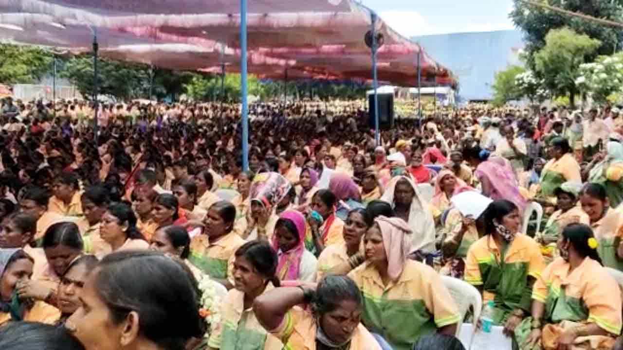 ಕರ್ನಾಟಕದ ವಿವಿಧೆಡೆ ಪೌರಕಾರ್ಮಿಕರ ಪ್ರತಿಭಟನೆ: ಇಂದು ಸಂಜೆ ಸಿಎಂ ಬಸವರಾಜ ಬೊಮ್ಮಾಯಿ ಮಹತ್ವದ ಸಭೆ ಕರ್ನಾಟಕದ ವಿವಿಧೆಡೆ ಪೌರಕಾರ್ಮಿಕರ ಪ್ರತಿಭಟನೆ: ಇಂದು ಸಂಜೆ ಸಿಎಂ ಬಸವರಾಜ ಬೊಮ್ಮಾಯಿ ಮಹತ್ವದ ಸಭೆ