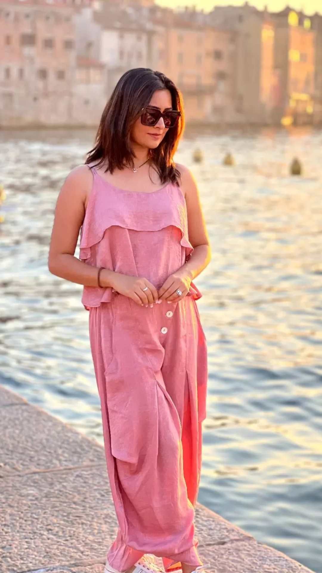 Radhika Pandit (8)