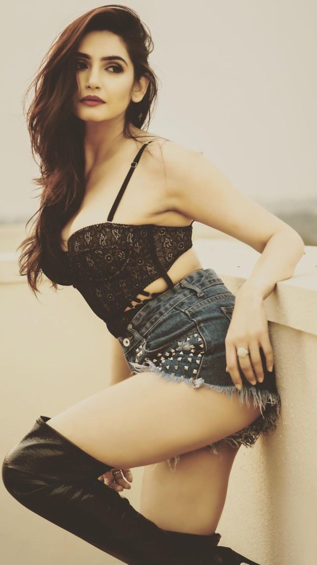 Ragini Dwivedi 14