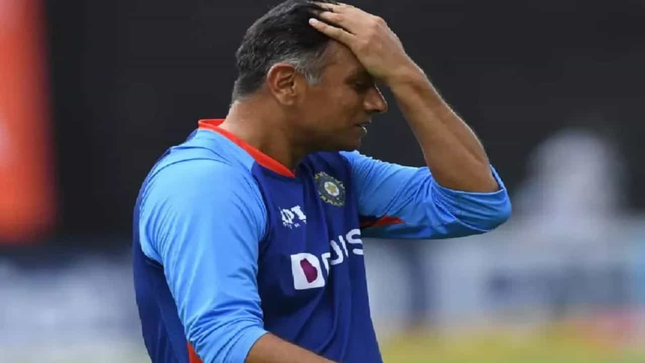 ದಕ್ಷಿಣ ಆಫ್ರಿಕಾ ಮತ್ತು ಇಂಗ್ಲೆಂಡ್ನಲ್ಲಿ ಟೀಂ ಇಂಡಿಯಾದ ಕಳಪೆ ಪ್ರದರ್ಶನ; ಕೋಚ್ ದ್ರಾವಿಡ್ಗೆ ಹೆಚ್ಚಿದ ಆತಂಕ ದಕ್ಷಿಣ ಆಫ್ರಿಕಾ ಮತ್ತು ಇಂಗ್ಲೆಂಡ್ನಲ್ಲಿ ಟೀಂ ಇಂಡಿಯಾದ ಕಳಪೆ ಪ್ರದರ್ಶನ; ಕೋಚ್ ದ್ರಾವಿಡ್ಗೆ ಹೆಚ್ಚಿದ ಆತಂಕ