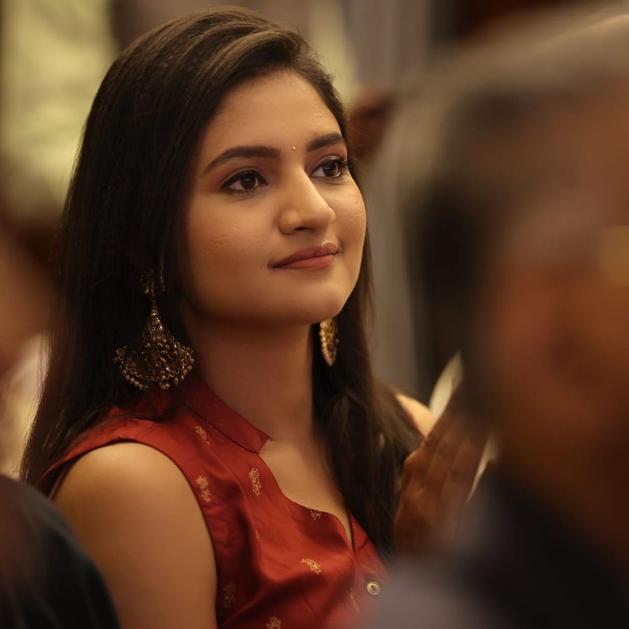 ನಟಿ ರಂಜನಿ ರಾಘವನ್ ಅವರು ಹಲವು ಕಾರಣಗಳಿಗೆ ಇಷ್ಟವಾಗುತ್ತಾರೆ. ‘ಕನ್ನಡತಿ’ ಧಾರಾವಾಹಿಯಲ್ಲಿ ಭುವನೇಶ್ವರಿ ಪಾತ್ರದ ಮೂಲಕ ಅವರು ಸಾಕಷ್ಟು ಗಮನ ಸೆಳೆದಿದ್ದಾರೆ. ಅವರ ಈ ಪಾತ್ರ ಫ್ಯಾನ್ಸ್​ಗೆ ಸಖತ್ ಇಷ್ಟವಾಗಿದೆ. ಚಿತ್ರ ಕೃಪೆ: Instagram 