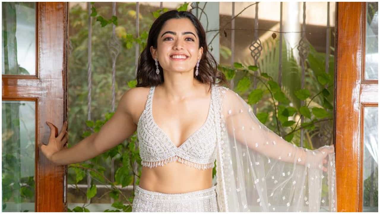 Rashmika Mandanna: ಬೇರೆ ನಟಿಯರಿಗೆ ಹೊಟ್ಟೆಕಿಚ್ಚು ಆಗುವಷ್ಟು ಆಫರ್ ಪಡೆದ ರಶ್ಮಿಕಾ; ಈಗ ಕೈಯಲ್ಲಿ ಇರುವ ಚಿತ್ರಗಳು ಎಷ್ಟು? Rashmika Mandanna: ಬೇರೆ ನಟಿಯರಿಗೆ ಹೊಟ್ಟೆಕಿಚ್ಚು ಆಗುವಷ್ಟು ಆಫರ್ ಪಡೆದ ರಶ್ಮಿಕಾ; ಈಗ ಕೈಯಲ್ಲಿ ಇರುವ ಚಿತ್ರಗಳು ಎಷ್ಟು?