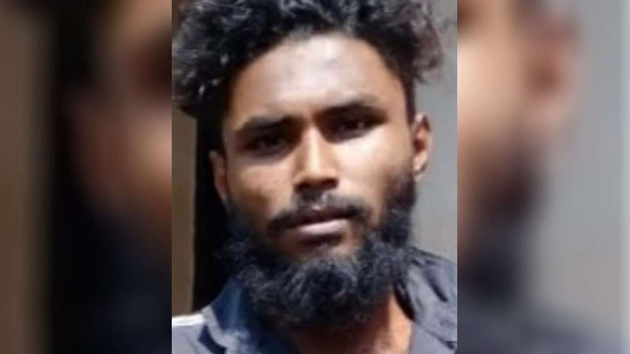 ಮಂಗಳೂರಿನಲ್ಲಿ ಬೆಳ್ಳಂಬೆಳಗ್ಗೆ ಸದ್ದು ಮಾಡಿದ ಪೊಲೀಸ್ ಗನ್; ನಟೋರಿಯಸ್ ರೌಡಿಶೀಟರ್ ಮೇಲೆ ಫೈರಿಂಗ್ ಮಂಗಳೂರಿನಲ್ಲಿ ಬೆಳ್ಳಂಬೆಳಗ್ಗೆ ಸದ್ದು ಮಾಡಿದ ಪೊಲೀಸ್ ಗನ್; ನಟೋರಿಯಸ್ ರೌಡಿಶೀಟರ್ ಮೇಲೆ ಫೈರಿಂಗ್