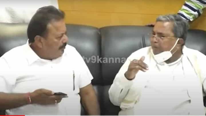 ಮಂಡ್ಯದ ಐಬಿಯಲ್ಲಿ ಕುಳಿತು ಸ್ಥಳೀಯ ನಾಯಕರನ್ನು ತಮ್ಮ 75ನೇ ಹುಟ್ಟುಹಬ್ಬಕ್ಕೆ ಆಹ್ವಾನಿಸಿದರು ಸಿದ್ದರಾಮಯ್ಯ! ಮಂಡ್ಯದ ಐಬಿಯಲ್ಲಿ ಕುಳಿತು ಸ್ಥಳೀಯ ನಾಯಕರನ್ನು ತಮ್ಮ 75ನೇ ಹುಟ್ಟುಹಬ್ಬಕ್ಕೆ ಆಹ್ವಾನಿಸಿದರು ಸಿದ್ದರಾಮಯ್ಯ!