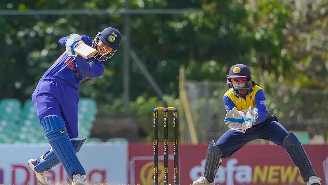 IND vs SL: ಶೆಫಾಲಿ- ಮಂಧಾನ 174 ರನ್ಗಳ ಜೊತೆಯಾಟ; ಸರಣಿಯೊಂದಿಗೆ ಭಾರತಕ್ಕೆ 10 ವಿಕೆಟ್ ಜಯ IND vs SL: ಶೆಫಾಲಿ- ಮಂಧಾನ 174 ರನ್ಗಳ ಜೊತೆಯಾಟ; ಸರಣಿಯೊಂದಿಗೆ ಭಾರತಕ್ಕೆ 10 ವಿಕೆಟ್ ಜಯ