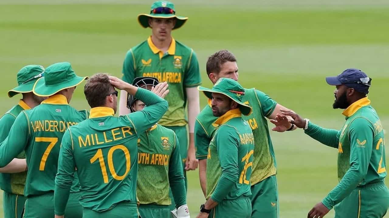 AUS vs SA: ತನ್ನ ಕಾಲಿಗೆ ತಾನೇ ಕೊಡಲಿ ಹಾಕಿಕೊಂಡ ದಕ್ಷಿಣ ಆಫ್ರಿಕಾ; ವಿಶ್ವಕಪ್ ಆಡುವುದು ಅನುಮಾನ? AUS vs SA: ತನ್ನ ಕಾಲಿಗೆ ತಾನೇ ಕೊಡಲಿ ಹಾಕಿಕೊಂಡ ದಕ್ಷಿಣ ಆಫ್ರಿಕಾ; ವಿಶ್ವಕಪ್ ಆಡುವುದು ಅನುಮಾನ?