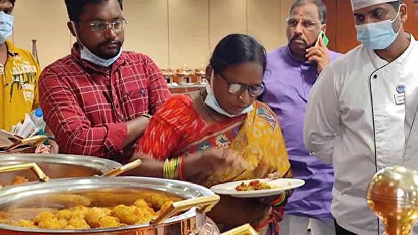 ಹೈದರಾಬಾದ್ ಬಿಜೆಪಿ ಕಾರ್ಯಕಾರಿಣಿಯಲ್ಲಿ ತೆಲಂಗಾಣದ ದೇಸಿ ಖಾದ್ಯಗಳ ಸವಿ: ಮೋದಿಗಾಗಿ ಸವಿರುಚಿ ಅಡುಗೆ ತಯಾರಿಸಲಿದ್ದಾರೆ ಯಾದಮ್ಮ