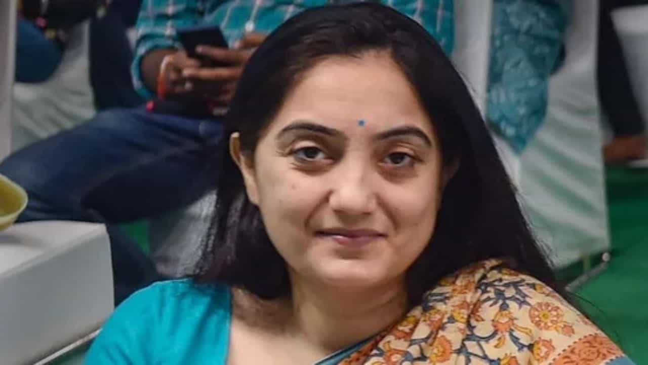 Nupur Sharma: ನೂಪುರ್ ಶರ್ಮಾ ಅವರನ್ನು ಬೆಂಬಲಿಸಿದಕ್ಕೆ ಉದ್ಯಮಿಗೆ ಬೆದರಿಕೆ ಹಾಕಿದ್ದ ಮೂವರ ಬಂಧನ Nupur Sharma: ನೂಪುರ್ ಶರ್ಮಾ ಅವರನ್ನು ಬೆಂಬಲಿಸಿದಕ್ಕೆ ಉದ್ಯಮಿಗೆ ಬೆದರಿಕೆ ಹಾಕಿದ್ದ ಮೂವರ ಬಂಧನ
