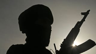 ಚೆಸ್ ಒಲಿಂಪಿಯಾಡ್ ಜಾಹೀರಾತಿನಲ್ಲಿ ಪ್ರಧಾನಿ ಚಿತ್ರ ಇಲ್ಲ, ಭಿತ್ತಿಪತ್ರ ಮೇಲೆ ಮೋದಿ ಫೋಟೊ ಅಂಟಿಸಿದ ಬಿಜೆಪಿ ಕಾರ್ಯಕರ್ತರು