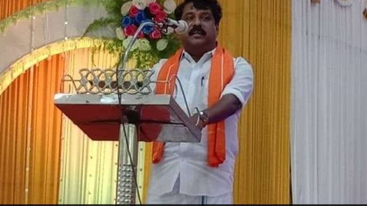 ಪ್ರತ್ಯೇಕ ದೇಶದ ಕೂಗಿನ ಬೆನ್ನಲ್ಲೇ ತಮಿಳುನಾಡನ್ನು ಇಬ್ಭಾಗ ಮಾಡುವ ಪ್ರಸ್ತಾಪವಿಟ್ಟ ಬಿಜೆಪಿ ನಾಯಕ ಪ್ರತ್ಯೇಕ ದೇಶದ ಕೂಗಿನ ಬೆನ್ನಲ್ಲೇ ತಮಿಳುನಾಡನ್ನು ಇಬ್ಭಾಗ ಮಾಡುವ ಪ್ರಸ್ತಾಪವಿಟ್ಟ ಬಿಜೆಪಿ ನಾಯಕ