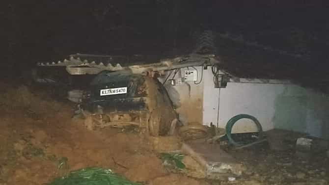 ಮಂಗಳೂರು: ಭಾರೀ ಮಳೆಗೆ ಮನೆ ಮೇಲೆ ಏಕಾಏಕಿ ಜರಿದು ಬಿದ್ದ ಗುಡ್ಡ - ಇಬ್ಬರ ರಕ್ಷಣೆ, ಇಬ್ಬರಿಗಾಗಿ ಹುಡುಕಾಟ