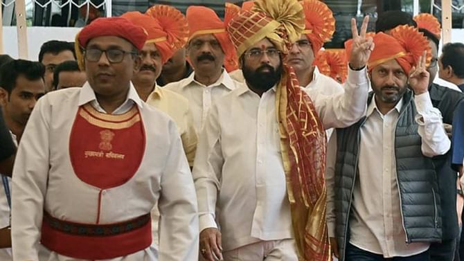 Maharashtra Politics: ಏಕನಾಥ್ ಶಿಂಧೆಯಿಂದ ಇಂದು ವಿಶ್ವಾಸಮತ ಯಾಚನೆ; ನೂತನ ಸರ್ಕಾರಕ್ಕೆ ಸಿಗುತ್ತಾ ಬಹುಮತ? Maharashtra Politics: ಏಕನಾಥ್ ಶಿಂಧೆಯಿಂದ ಇಂದು ವಿಶ್ವಾಸಮತ ಯಾಚನೆ; ನೂತನ ಸರ್ಕಾರಕ್ಕೆ ಸಿಗುತ್ತಾ ಬಹುಮತ?
