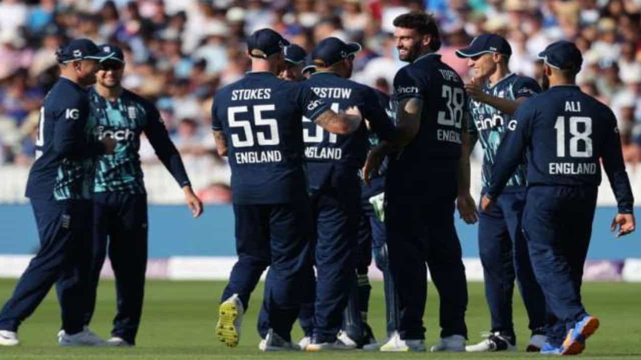 IPL 2023: ಮುಂದಿನ ಸೀಸನ್ಗೆ ಇಂಗ್ಲೆಂಡ್ನ ಇಬ್ಬರು ಸ್ಟಾರ್ ಆಲ್ರೌಂಡರ್ಸ್ ಮೇಲೆ ಕಣ್ಣಿಟ್ಟ ಸಿಎಸ್ಕೆ..! ಯಾರವರು? IPL 2023: ಮುಂದಿನ ಸೀಸನ್ಗೆ ಇಂಗ್ಲೆಂಡ್ನ ಇಬ್ಬರು ಸ್ಟಾರ್ ಆಲ್ರೌಂಡರ್ಸ್ ಮೇಲೆ ಕಣ್ಣಿಟ್ಟ ಸಿಎಸ್ಕೆ..! ಯಾರವರು?