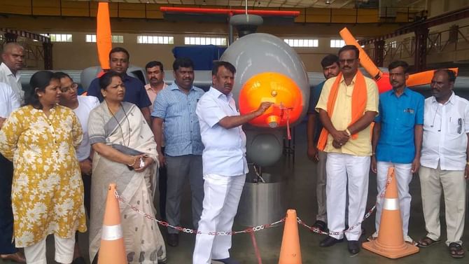 DRDO ವೈಮಾನಿಕ ಪರೀಕ್ಷಾ ಘಟಕಕ್ಕೆ ಕೇಂದ್ರ ಸಚಿವ ನಾರಾಯಣ ಸ್ವಾಮಿ ಭೇಟಿ, ಉತ್ಪಾದನಾ ಘಟಕ ತೆರೆಯಲು ಚಿಂತನೆ DRDO ವೈಮಾನಿಕ ಪರೀಕ್ಷಾ ಘಟಕಕ್ಕೆ ಕೇಂದ್ರ ಸಚಿವ ನಾರಾಯಣ ಸ್ವಾಮಿ ಭೇಟಿ, ಉತ್ಪಾದನಾ ಘಟಕ ತೆರೆಯಲು ಚಿಂತನೆ