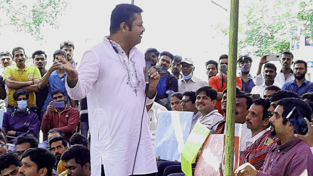 ಉತ್ತರ ಕನ್ನಡ ಸುಸಜ್ಜಿತ ಆಸ್ಪತ್ರೆಗೆ ಆಗ್ರಹಿಸಿ ಬೃಹತ್ ಪ್ರತಿಭಟನೆ, ಎಮ್ಮೆ ಚರ್ಮದ ಜನಪ್ರತಿನಿಧಿಗಳಿಗೆ ಕೊನೆಯ ಎಚ್ಚರಿಕೆ! ಉತ್ತರ ಕನ್ನಡ ಸುಸಜ್ಜಿತ ಆಸ್ಪತ್ರೆಗೆ ಆಗ್ರಹಿಸಿ ಬೃಹತ್ ಪ್ರತಿಭಟನೆ, ಎಮ್ಮೆ ಚರ್ಮದ ಜನಪ್ರತಿನಿಧಿಗಳಿಗೆ ಕೊನೆಯ ಎಚ್ಚರಿಕೆ!
