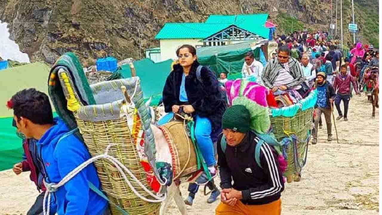 Kedarnath Yatra: ಭಾರೀ ಮಳೆಯಿಂದ ಮುನ್ನೆಚ್ಚರಿಕಾ ಕ್ರಮವಾಗಿ ಕೇದಾರನಾಥ ಯಾತ್ರೆ ಸ್ಥಗಿತ Kedarnath Yatra: ಭಾರೀ ಮಳೆಯಿಂದ ಮುನ್ನೆಚ್ಚರಿಕಾ ಕ್ರಮವಾಗಿ ಕೇದಾರನಾಥ ಯಾತ್ರೆ ಸ್ಥಗಿತ