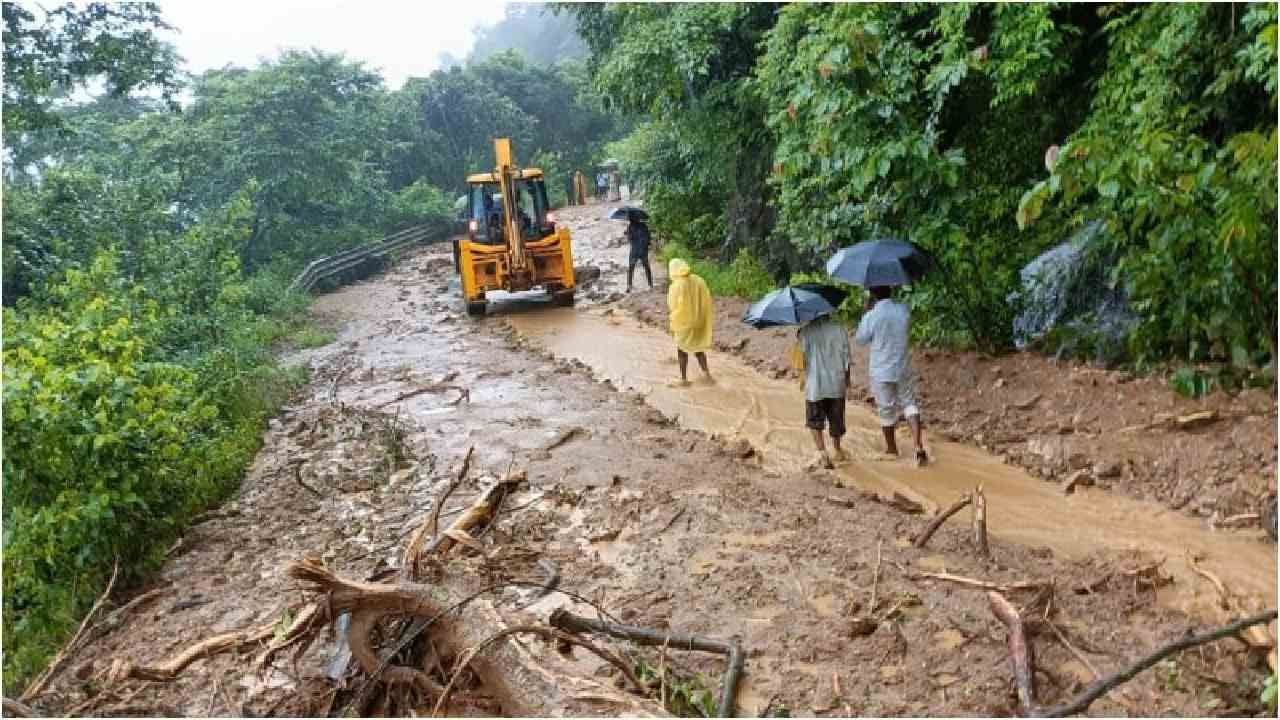 Karnataka Rain: ಭಾರೀ ಮಳೆಗೆ ಚಿಕ್ಕಮಗಳೂರು, ದಕ್ಷಿಣ ಕನ್ನಡ, ಕೊಡಗು ತತ್ತರ; ಕರಾವಳಿಗೆ ಆರೆಂಜ್ ಅಲರ್ಟ್ Karnataka Rain: ಭಾರೀ ಮಳೆಗೆ ಚಿಕ್ಕಮಗಳೂರು, ದಕ್ಷಿಣ ಕನ್ನಡ, ಕೊಡಗು ತತ್ತರ; ಕರಾವಳಿಗೆ ಆರೆಂಜ್ ಅಲರ್ಟ್