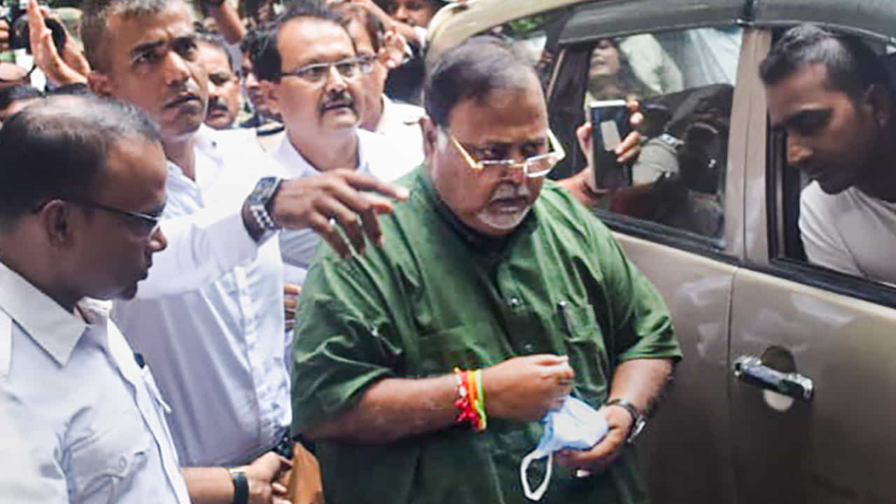 ನಮಗೆಲ್ಲರಿಗೂ ಅವಮಾನ ಮಾಡಿಬಿಟ್ಟರು: ಪಾರ್ಥ ಚಟರ್ಜಿ ಪ್ರಕರಣ ಬಗ್ಗೆ ಟಿಎಂಸಿ ವಕ್ತಾರ ಪ್ರತಿಕ್ರಿಯೆ ನಮಗೆಲ್ಲರಿಗೂ ಅವಮಾನ ಮಾಡಿಬಿಟ್ಟರು: ಪಾರ್ಥ ಚಟರ್ಜಿ ಪ್ರಕರಣ ಬಗ್ಗೆ ಟಿಎಂಸಿ ವಕ್ತಾರ ಪ್ರತಿಕ್ರಿಯೆ