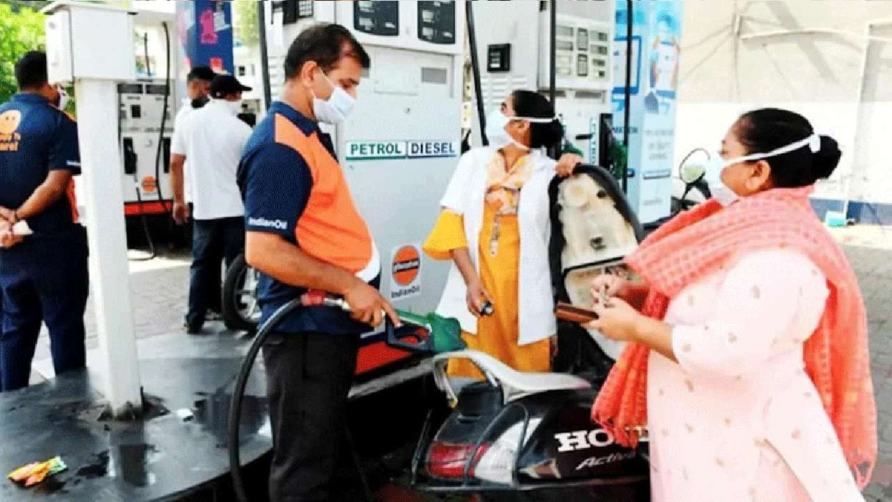 Petrol Price Today: ಜಾಗತಿಕ ಮಾರುಕಟ್ಟೆಯಲ್ಲಿ ಕಚ್ಚಾತೈಲದ ಬೆಲೆ ಇಳಿಕೆ; ಭಾರತದಲ್ಲೇಕೆ ಇನ್ನೂ ಕಡಿಮೆಯಾಗುತ್ತಿಲ್ಲ ಪೆಟ್ರೋಲ್-ಡೀಸೆಲ್ ದರ