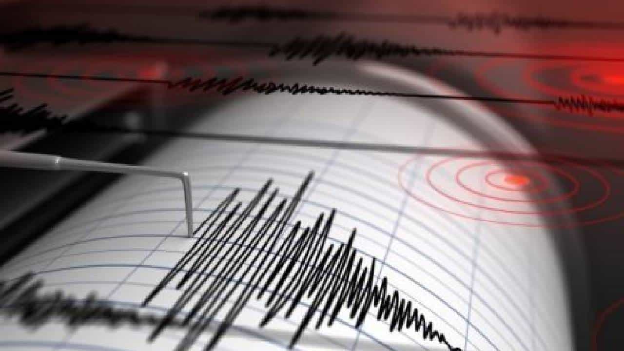 Karnataka Earthquake: ಮಳೆ, ಭೂ ಕುಸಿತದ ನಡುವೆ ಕೊಡಗು ಜಿಲ್ಲೆಯಲ್ಲಿ ಮತ್ತೆ ಹಲವೆಡೆ ಕಂಪಿಸಿದ ಭೂಮಿ Karnataka Earthquake: ಮಳೆ, ಭೂ ಕುಸಿತದ ನಡುವೆ ಕೊಡಗು ಜಿಲ್ಲೆಯಲ್ಲಿ ಮತ್ತೆ ಹಲವೆಡೆ ಕಂಪಿಸಿದ ಭೂಮಿ