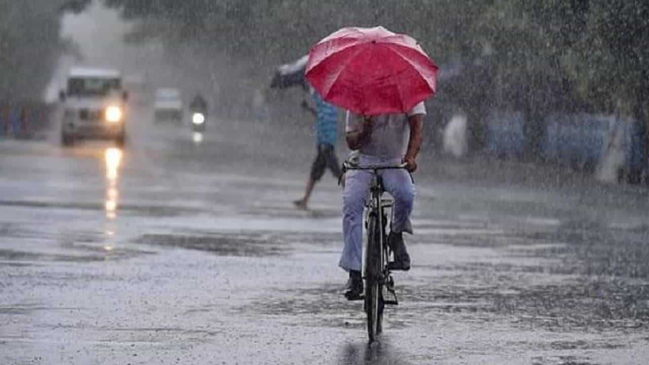 Kerala Rain: ಕೇರಳದಲ್ಲಿ ಐದು ದಿನ ಭಾರೀ ಮಳೆ: ಮುಖ್ಯಮಂತ್ರಿ ಕಚೇರಿಯಿಂದ ಸಿದ್ಧತೆಗೆ ಸೂಚನೆ Kerala Rain: ಕೇರಳದಲ್ಲಿ ಐದು ದಿನ ಭಾರೀ ಮಳೆ: ಮುಖ್ಯಮಂತ್ರಿ ಕಚೇರಿಯಿಂದ ಸಿದ್ಧತೆಗೆ ಸೂಚನೆ