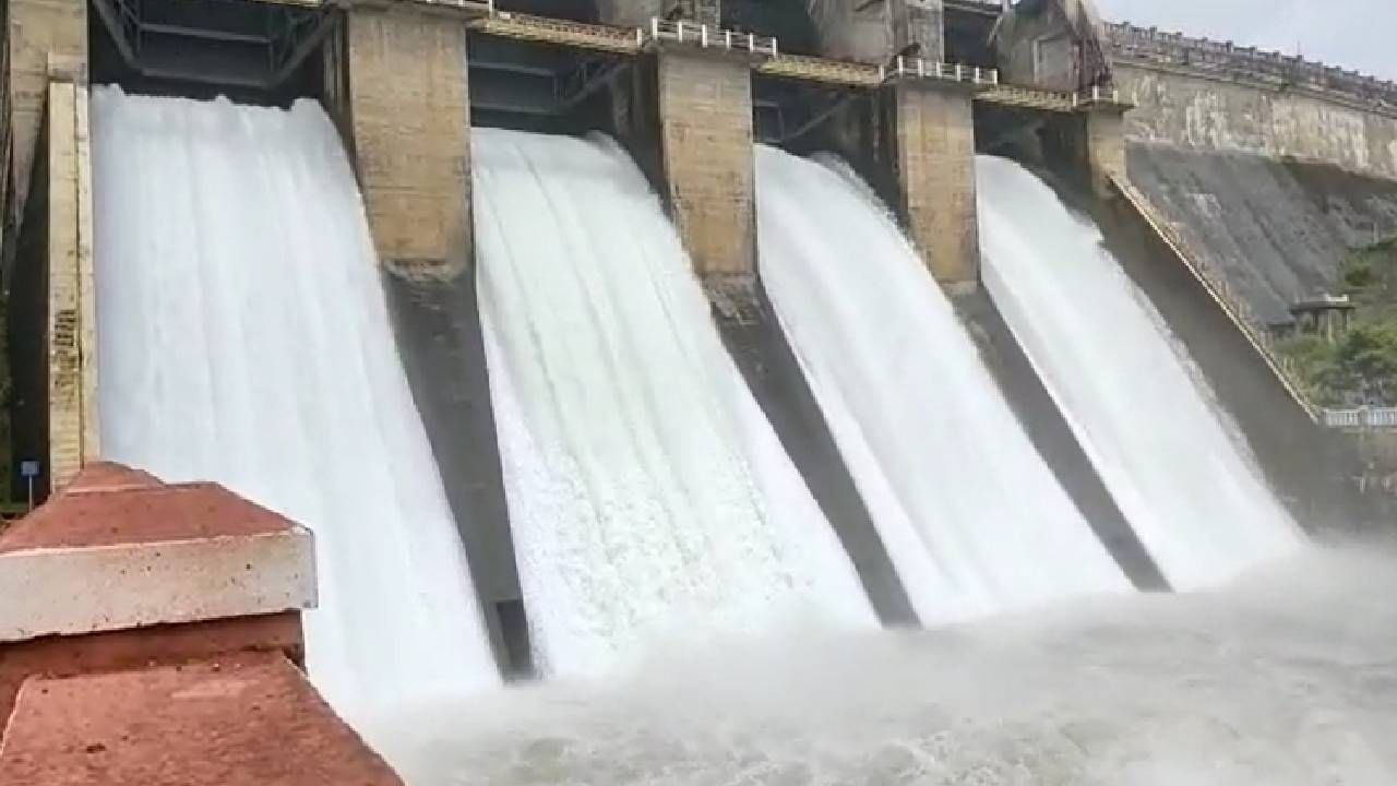 Karnataka Reservoir Level: ಕೆಆರ್​ಎಸ್​​ನಿಂದ 72,964 ಕ್ಯೂಸೆಕ್ ನೀರು ಬಿಡುಗಡೆ: ನದಿ ಪಾತ್ರದ ಜನರಿಗೆ ಎಚ್ಚರಿಕೆ