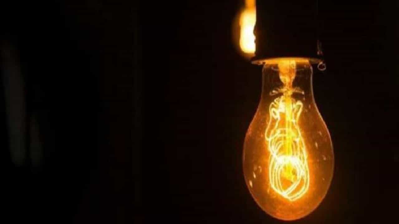 Power Cut: ಬೆಂಗಳೂರು ನಗರ, ತುಮಕೂರು, ಚಿತ್ರದುರ್ಗ, ದಾವಣಗೆರೆ ಜಿಲ್ಲೆಗಳಲ್ಲಿ ಇಂದು ವಿದ್ಯುತ್ ವ್ಯತ್ಯಯ Power Cut: ಬೆಂಗಳೂರು ನಗರ, ತುಮಕೂರು, ಚಿತ್ರದುರ್ಗ, ದಾವಣಗೆರೆ ಜಿಲ್ಲೆಗಳಲ್ಲಿ ಇಂದು ವಿದ್ಯುತ್ ವ್ಯತ್ಯಯ