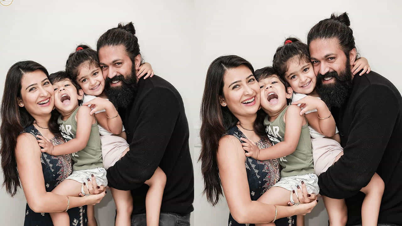 Radhika Pandit: ವಿಶೇಷ ಕಾರಣಕ್ಕಾಗಿ ಫ್ಯಾಮಿಲಿ ಫೋಟೋ ಹಂಚಿಕೊಂಡ ನಟಿ ರಾಧಿಕಾ ಪಂಡಿತ್ Radhika Pandit: ವಿಶೇಷ ಕಾರಣಕ್ಕಾಗಿ ಫ್ಯಾಮಿಲಿ ಫೋಟೋ ಹಂಚಿಕೊಂಡ ನಟಿ ರಾಧಿಕಾ ಪಂಡಿತ್