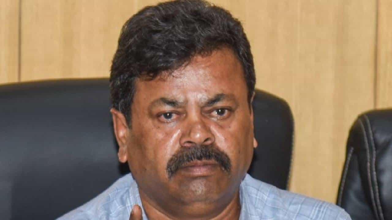 ಶಾಸಕ ರೇಣುಕಾಚಾರ್ಯ ಮೇಲಿದ್ದ ಕೇಸ್ಗಳು ಖುಲಾಸೆ: ನೆಮ್ಮದಿಯ ನಿಟ್ಟುಸಿರು ಬಿಟ್ಟ ಶಾಸಕ ಶಾಸಕ ರೇಣುಕಾಚಾರ್ಯ ಮೇಲಿದ್ದ ಕೇಸ್ಗಳು ಖುಲಾಸೆ: ನೆಮ್ಮದಿಯ ನಿಟ್ಟುಸಿರು ಬಿಟ್ಟ ಶಾಸಕ