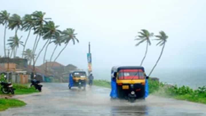 ಮಳೆ ದುರಂತ: ಹವಾಮಾನ ಇಲಾಖೆ ಎಚ್ಚರಿಕೆ ನೀಡಿದ್ದರೂ ಮುಂಜಾಗ್ರತಾ ಕ್ರಮ ತೆಗೆದುಕೊಳ್ಳಲು ಸರಕಾರ ಎಡವಿತೇ? ಮಳೆ ದುರಂತ: ಹವಾಮಾನ ಇಲಾಖೆ ಎಚ್ಚರಿಕೆ ನೀಡಿದ್ದರೂ ಮುಂಜಾಗ್ರತಾ ಕ್ರಮ ತೆಗೆದುಕೊಳ್ಳಲು ಸರಕಾರ ಎಡವಿತೇ?
