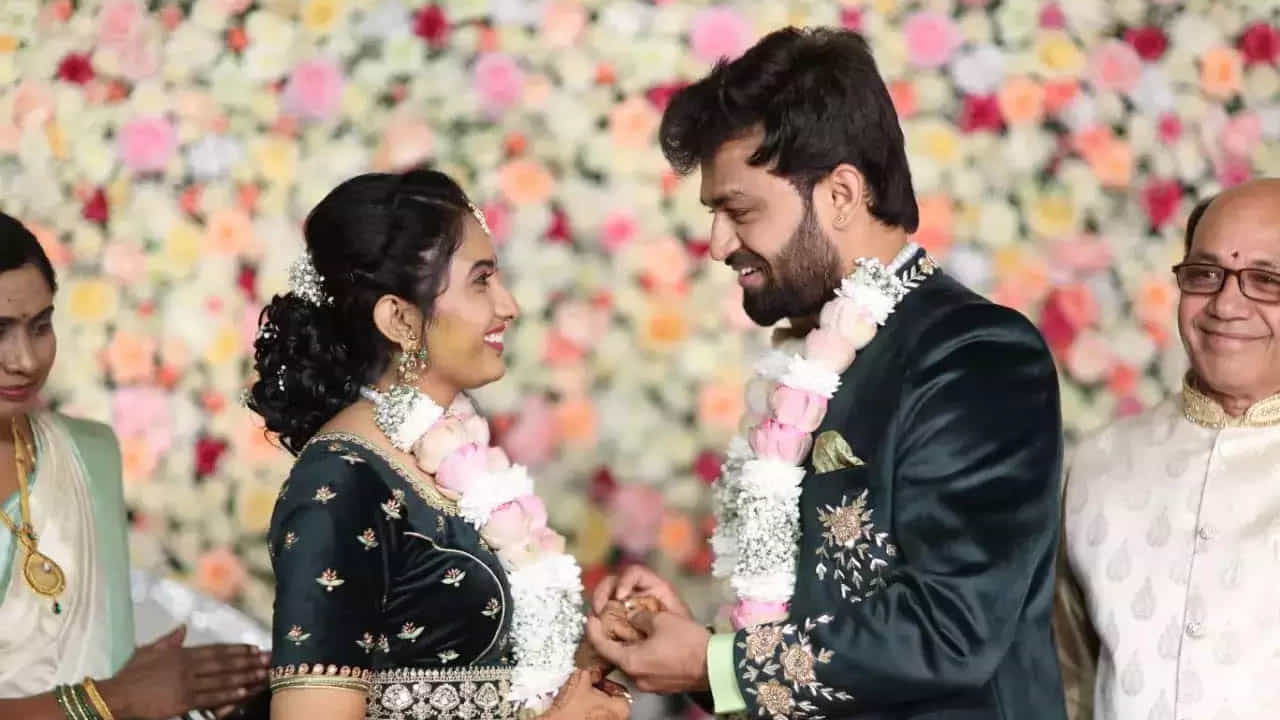 ಬಿಗ್ ಬಾಸ್ ಖ್ಯಾತಿಯ ಶಶಿಕುಮಾರ್ಗೆ ಮದುವೆ; ಹುಡುಗಿ ಹಿನ್ನೆಲೆ ಏನು? ಬಿಗ್ ಬಾಸ್ ಖ್ಯಾತಿಯ ಶಶಿಕುಮಾರ್ಗೆ ಮದುವೆ; ಹುಡುಗಿ ಹಿನ್ನೆಲೆ ಏನು?