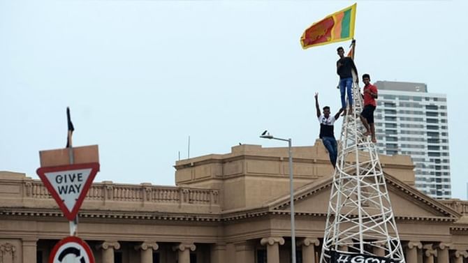 Sri Lanka President: ಗೊಟಬಯ ರಾಜಪಕ್ಸ ರಾಜೀನಾಮೆಯಿಂದ ತೆರವಾದ ಶ್ರೀಲಂಕಾ ಅಧ್ಯಕ್ಷ ಸ್ಥಾನಕ್ಕೆ ಇಂದು ಚುನಾವಣೆ Sri Lanka President: ಗೊಟಬಯ ರಾಜಪಕ್ಸ ರಾಜೀನಾಮೆಯಿಂದ ತೆರವಾದ ಶ್ರೀಲಂಕಾ ಅಧ್ಯಕ್ಷ ಸ್ಥಾನಕ್ಕೆ ಇಂದು ಚುನಾವಣೆ