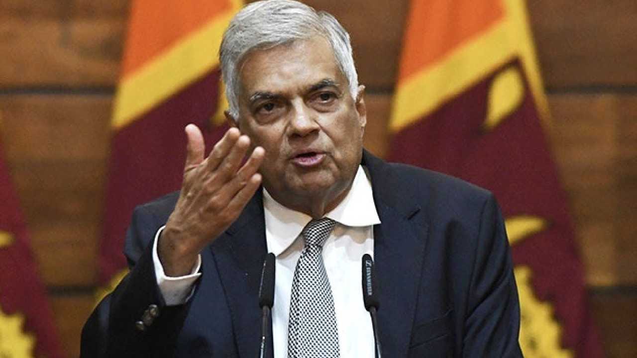 Breaking News: ಶ್ರೀಲಂಕಾದ ನೂತನ ಅಧ್ಯಕ್ಷರಾಗಿ ರಾನಿಲ್ ವಿಕ್ರಮಸಿಂಘೆ ಆಯ್ಕೆ Breaking News: ಶ್ರೀಲಂಕಾದ ನೂತನ ಅಧ್ಯಕ್ಷರಾಗಿ ರಾನಿಲ್ ವಿಕ್ರಮಸಿಂಘೆ ಆಯ್ಕೆ