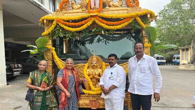 ತಿರುಪತಿ ತಿಮ್ಮಪ್ಪನಿಗೆ 42 ಲಕ್ಷ ವೆಚ್ಚದ ಧರ್ಮರಥ ಕೊಡುಗೆ ನೀಡಿದ ಇನ್ಫೋಸಿಸ್ ಫೌಂಡೇಶನ್ ಮುಖ್ಯಸ್ಥೆ ಸುಧಾಮೂರ್ತಿ