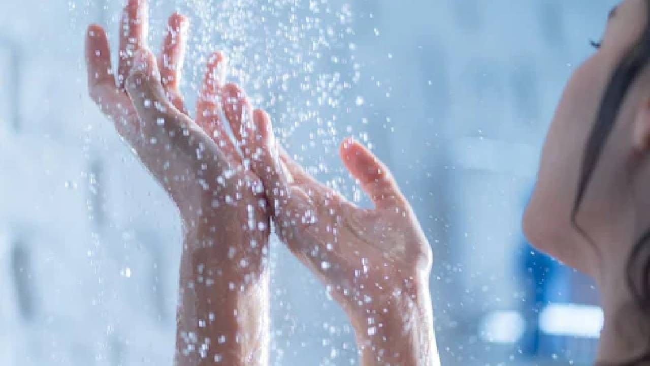 Shower Mistakes: ಸ್ನಾನ ಮಾಡಲು ಸರಿಯಾದ ಸಮಯ ಯಾವುದು ಗೊತ್ತಾ? ಸ್ನಾನ ಮಾಡುವಾಗ ಈ ತಪ್ಪುಗಳನ್ನು ಮಾಡಬೇಡಿ Shower Mistakes: ಸ್ನಾನ ಮಾಡಲು ಸರಿಯಾದ ಸಮಯ ಯಾವುದು ಗೊತ್ತಾ? ಸ್ನಾನ ಮಾಡುವಾಗ ಈ ತಪ್ಪುಗಳನ್ನು ಮಾಡಬೇಡಿ